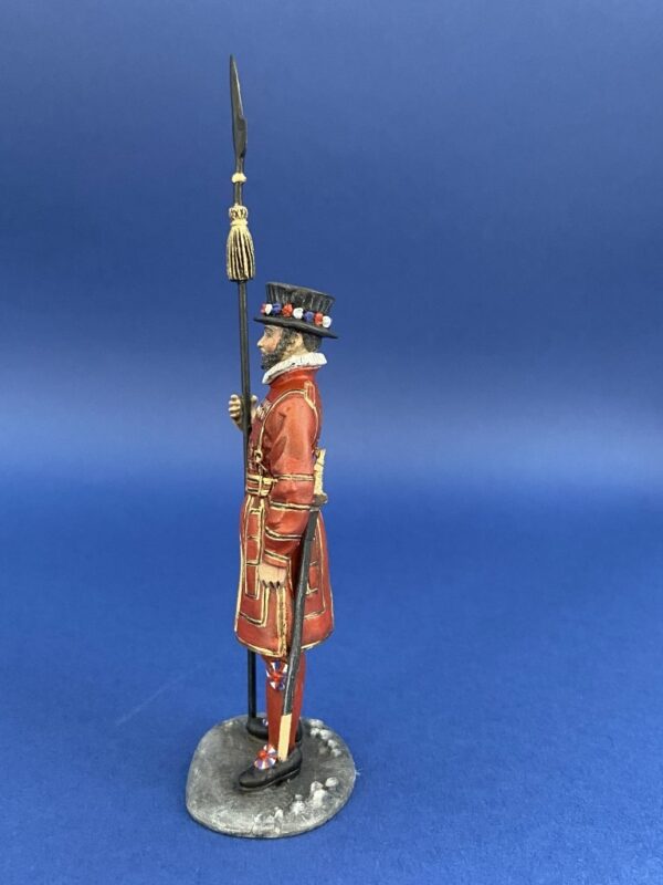 Hand Painted 80mm Metal Cast Military Figure Beefeater Yeoman Produced By Loggerheads Military Studio