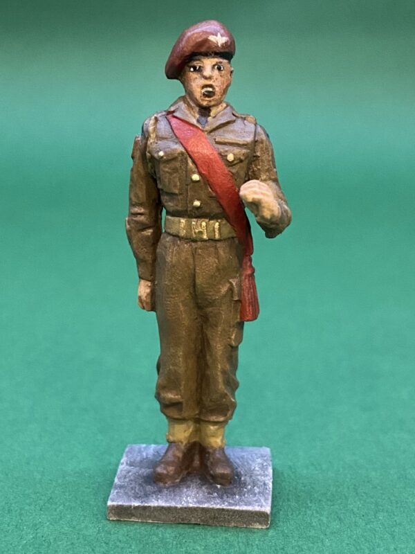 54mm Metal Cast Toy Soldier. Parachute Regiment Officer Standing